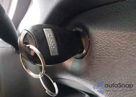 2018 Jeep Cherokee Latitude Tech Connect 4X4 из США, поврежденный, VIN 1C4PJMCB9JD589818